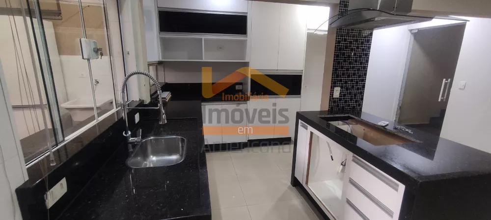 Casa, 3 quartos, 211 m² - Foto 1