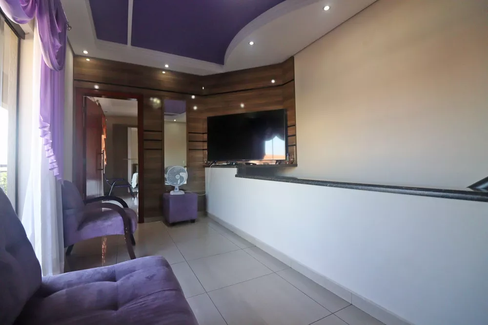 Casa, 3 quartos, 240 m² - Foto 1