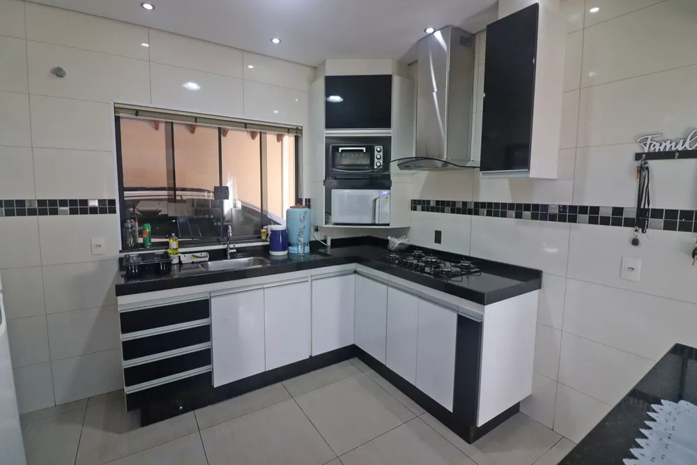 Casa, 3 quartos, 240 m² - Foto 16