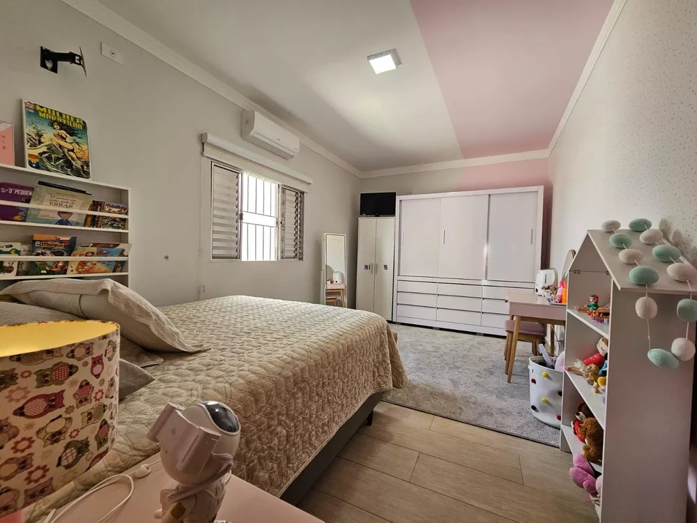 Casa à venda com 3 quartos, 181m² - Foto 4