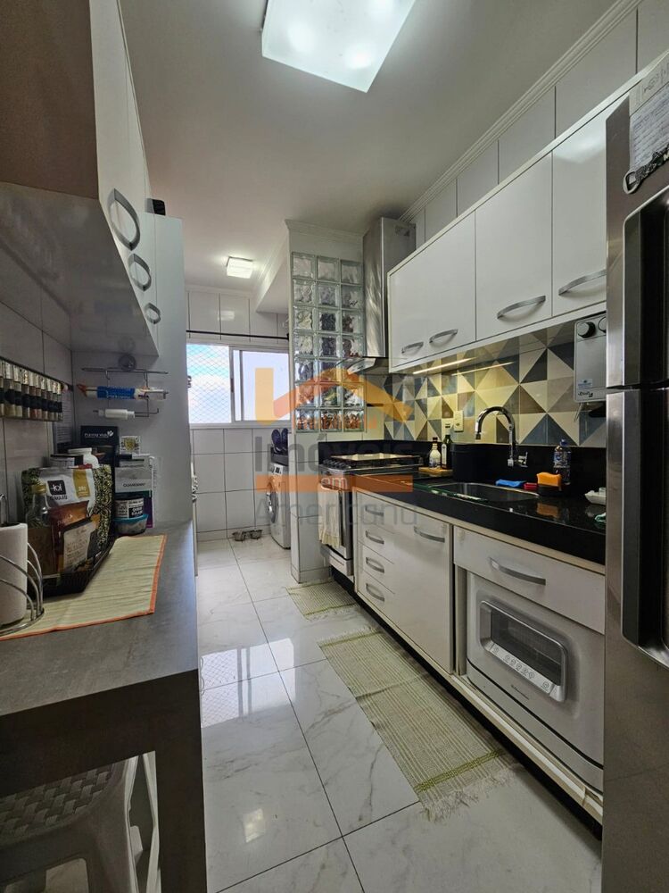Apartamento à venda com 3 quartos, 80m² - Foto 3