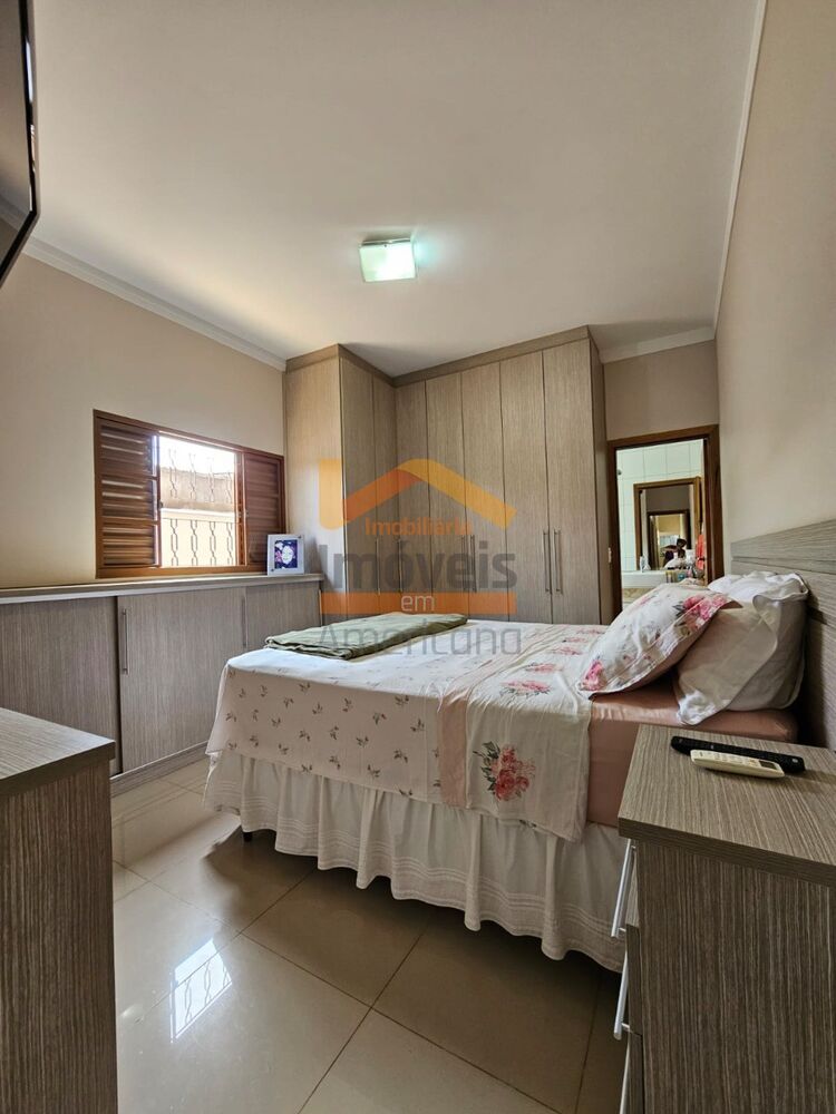 Casa à venda com 3 quartos, 175m² - Foto 2