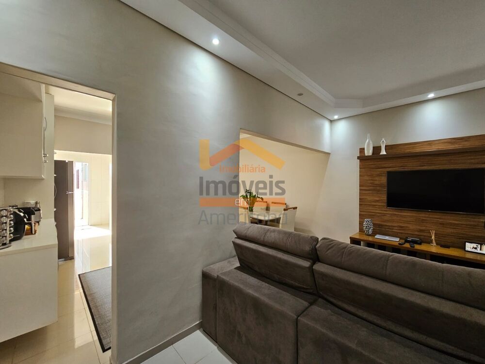 Casa à venda com 3 quartos, 175m² - Foto 1