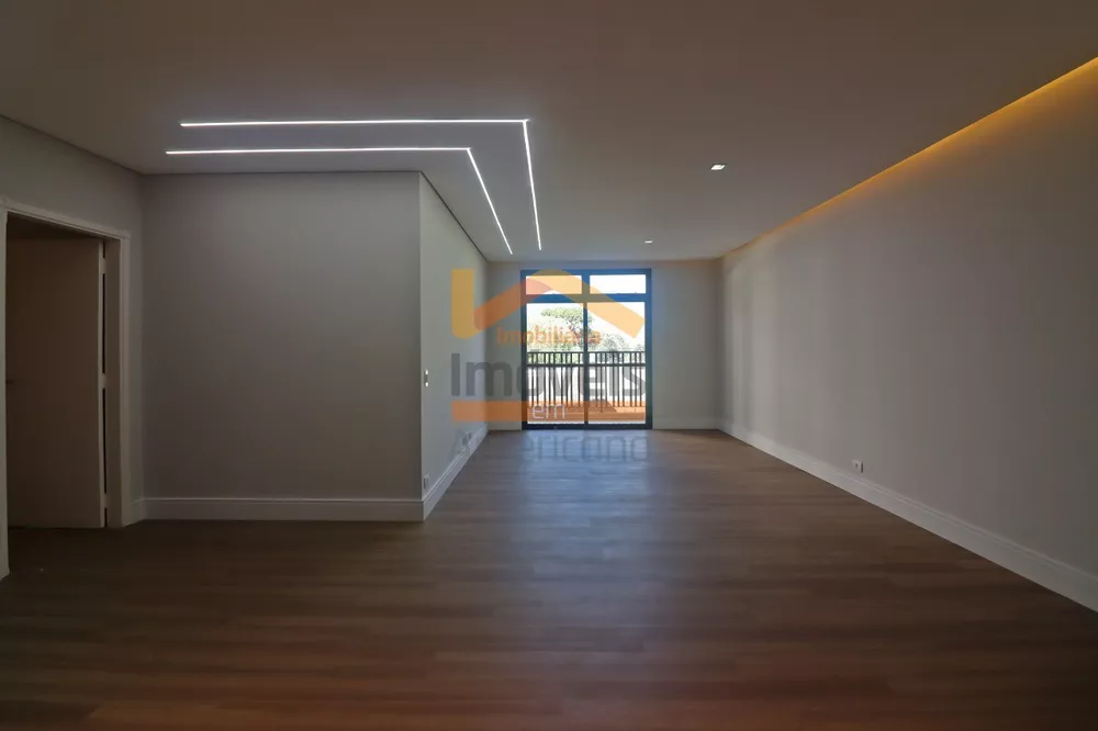 Apartamento à venda com 3 quartos, 150m² - Foto 4