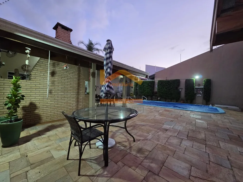 Casa, 4 quartos, 338 m² - Foto 2