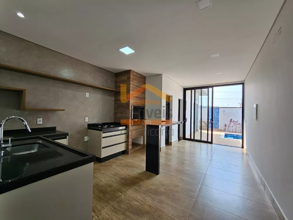 Casa de Condomínio à venda com 3 quartos, 204m² - Foto 2