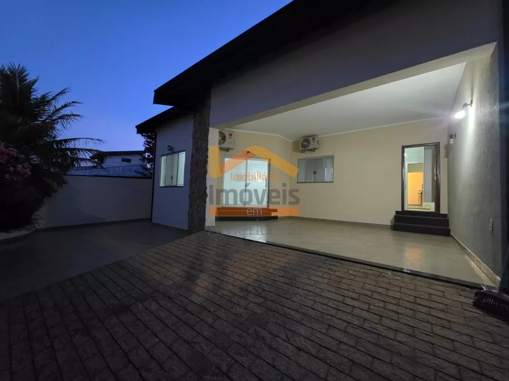 Casa, 3 quartos, 207 m² - Foto 1