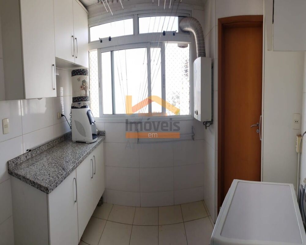 Apartamento à venda com 3 quartos, 156m² - Foto 2