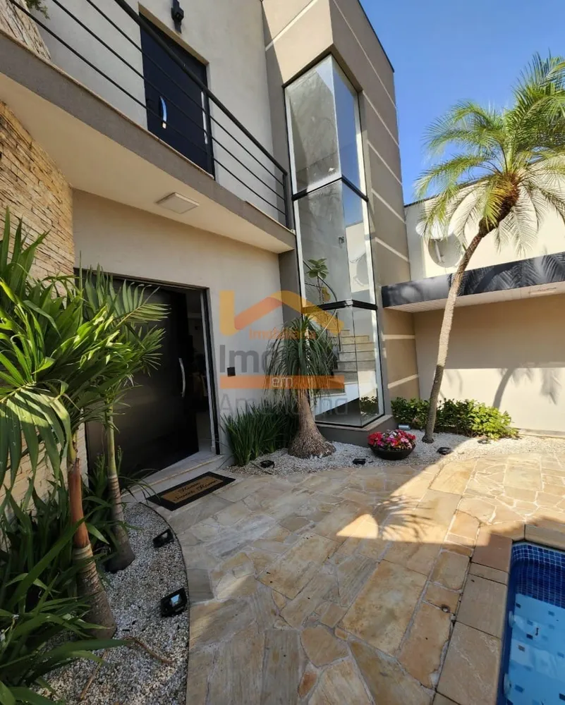 Casa, 3 quartos, 207 m² - Foto 1
