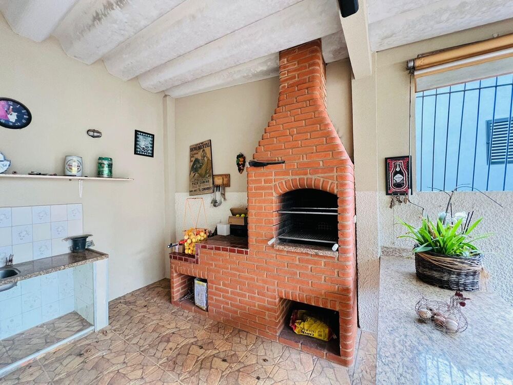 Casa à venda com 3 quartos, 220m² - Foto 3
