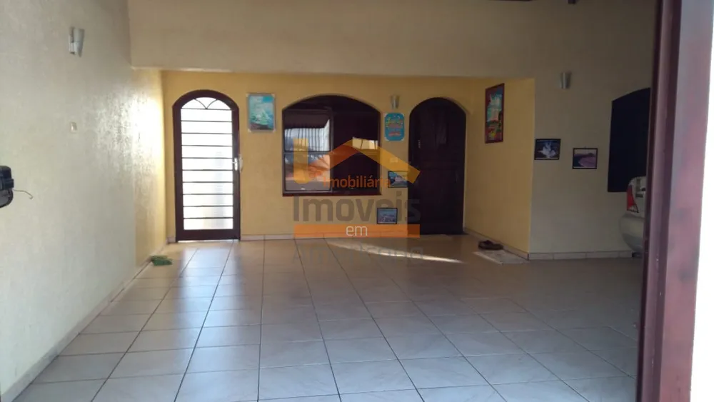 Casa, 3 quartos, 229 m² - Foto 2