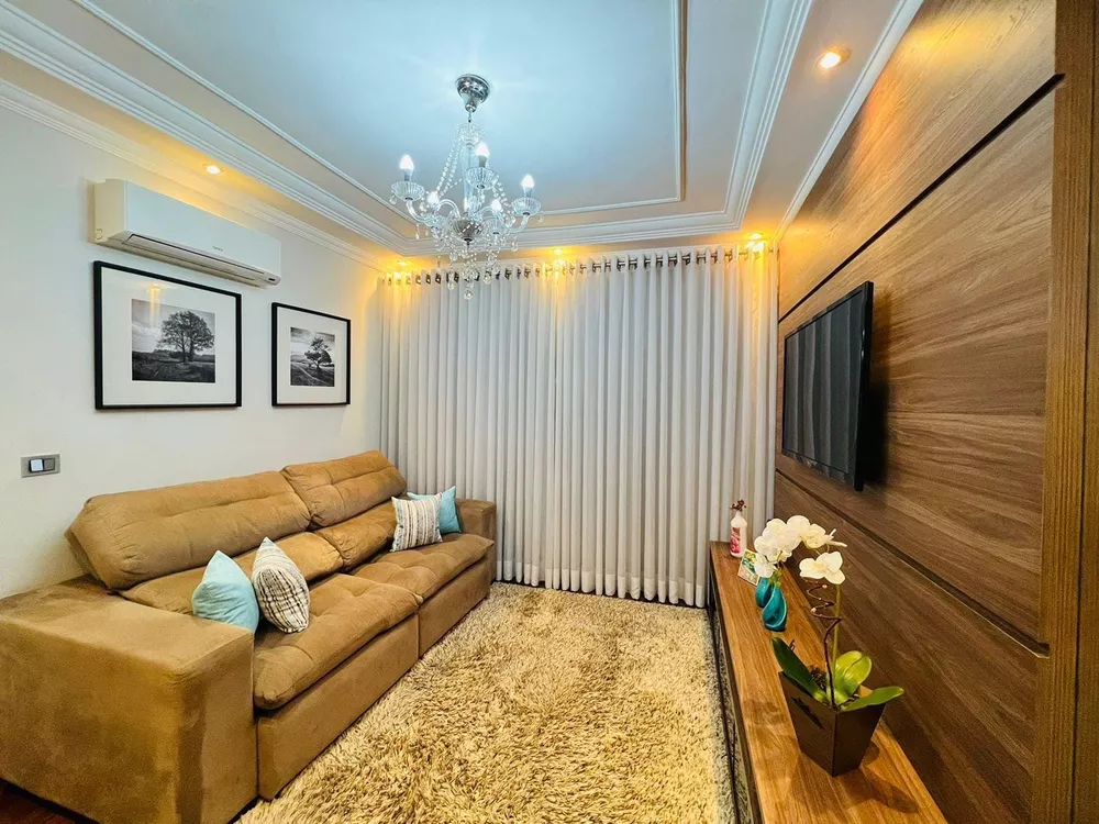 Casa à venda com 3 quartos, 175m² - Foto 1