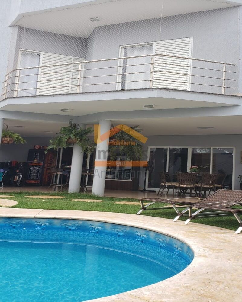 Casa, 3 quartos, 263 m² - Foto 1