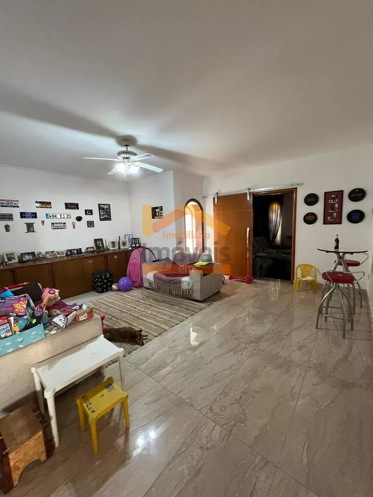 Casa, 3 quartos, 212 m² - Foto 4