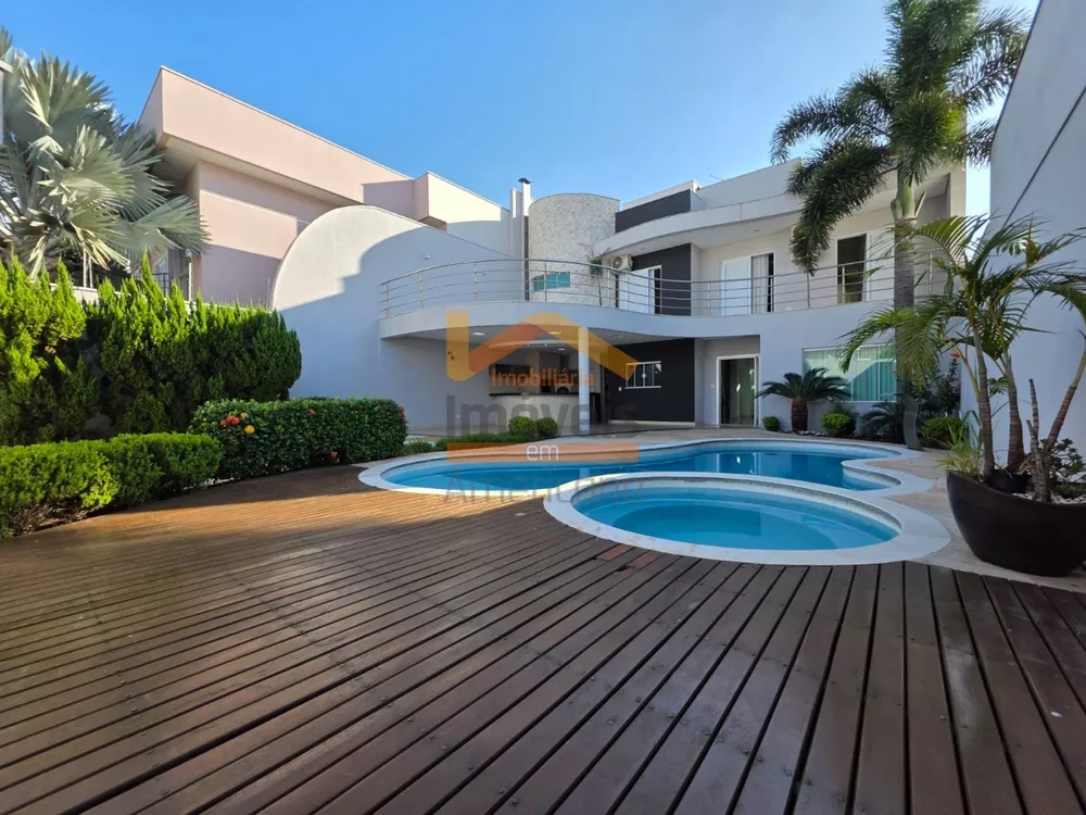 Casa, 4 quartos, 240 m² - Foto 1