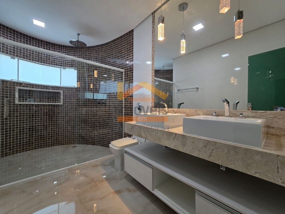 Casa à venda com 4 quartos, 240m² - Foto 4