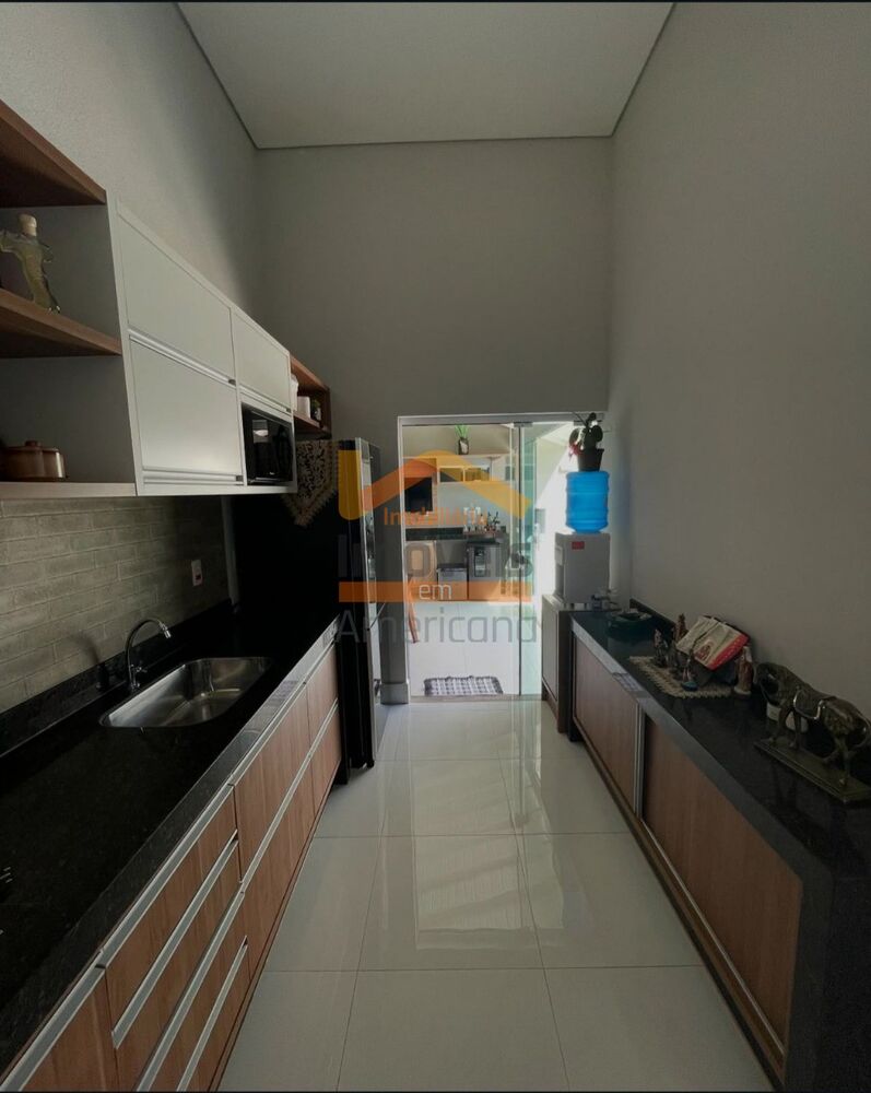 Casa à venda com 2 quartos, 137m² - Foto 2