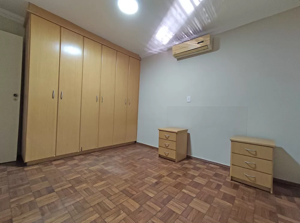 Casa à venda com 4 quartos, 160m² - Foto 2