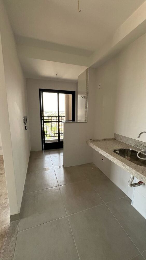 Apartamento à venda com 2 quartos, 70m² - Foto 2
