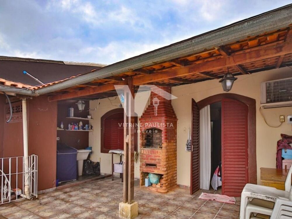 Casa à venda com 2 quartos, 140m² - Foto 2