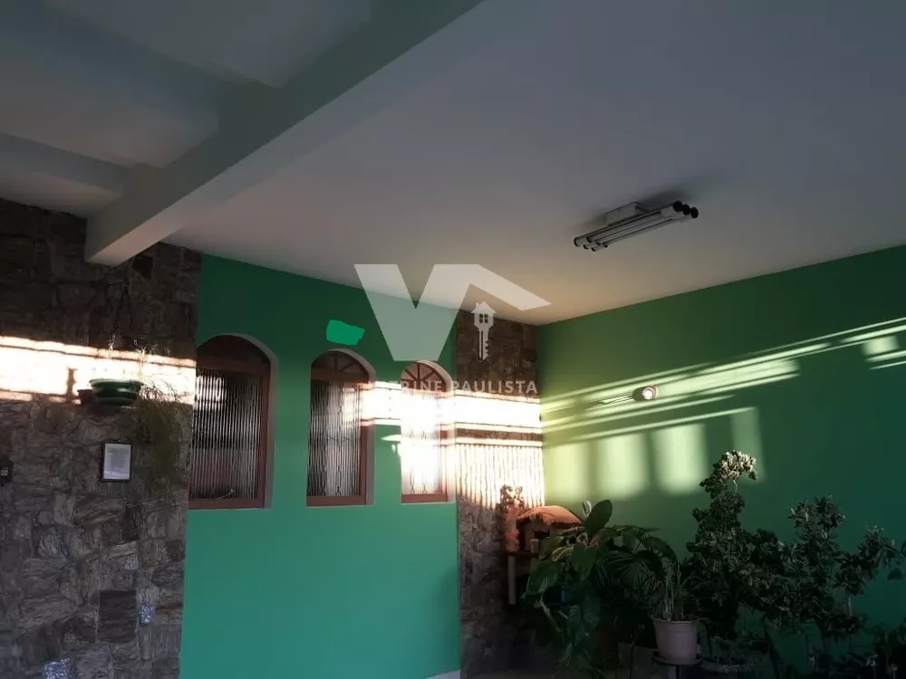 Casa à venda com 3 quartos, 220m² - Foto 2