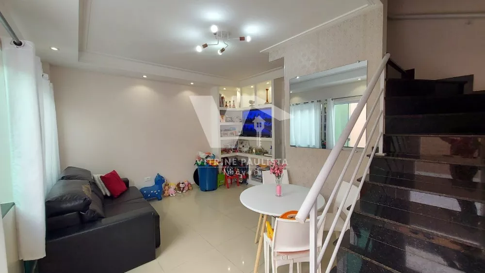 Casa à venda com 2 quartos, 70m² - Foto 1