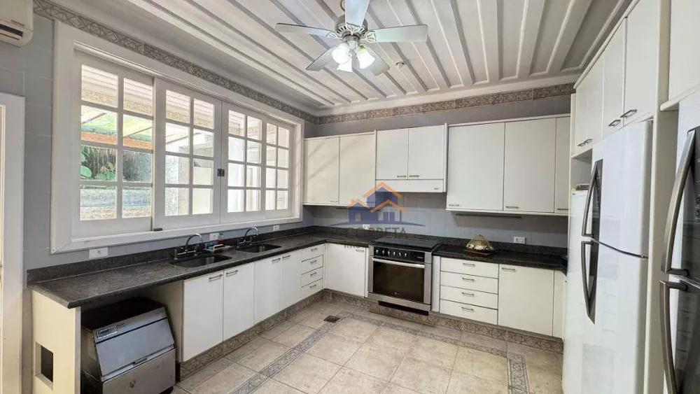 Casa, 8 quartos, 500 m² - Foto 31
