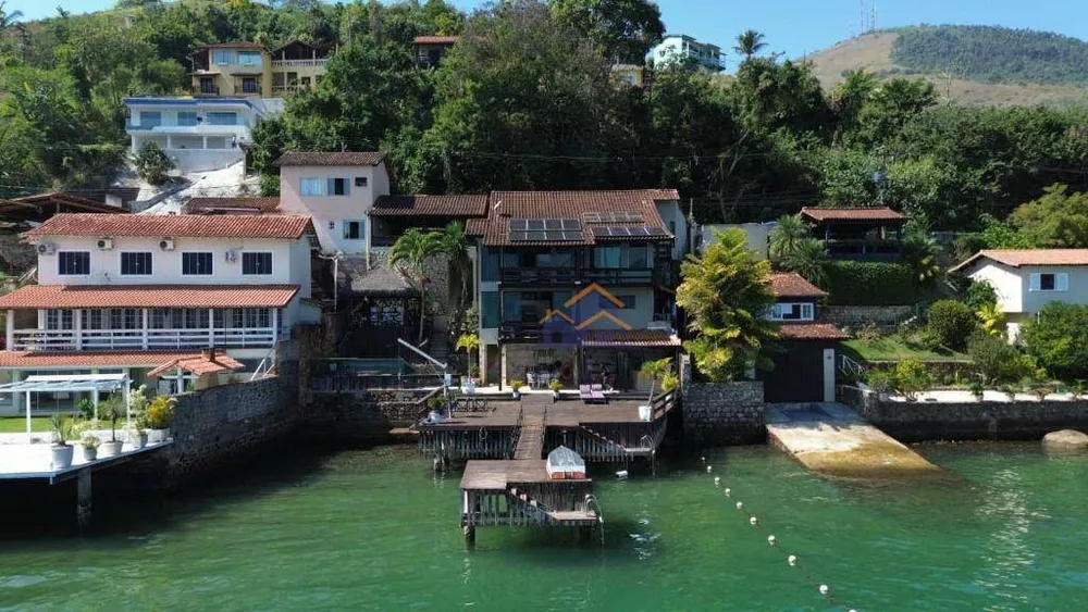 Casa, 5 quartos, 250 m² - Foto 1