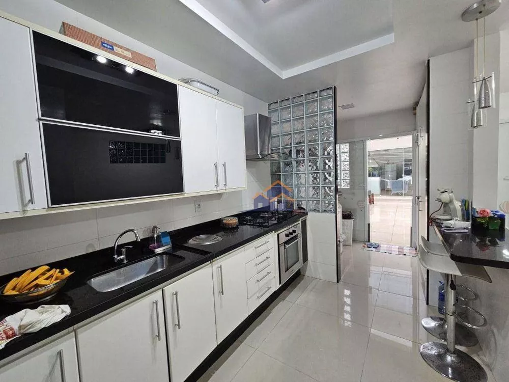Casa, 4 quartos, 146 m² - Foto 2