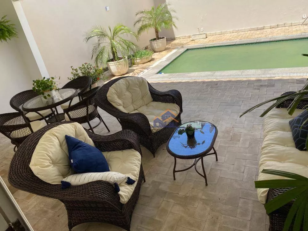 Casa, 3 quartos, 200 m² - Foto 1