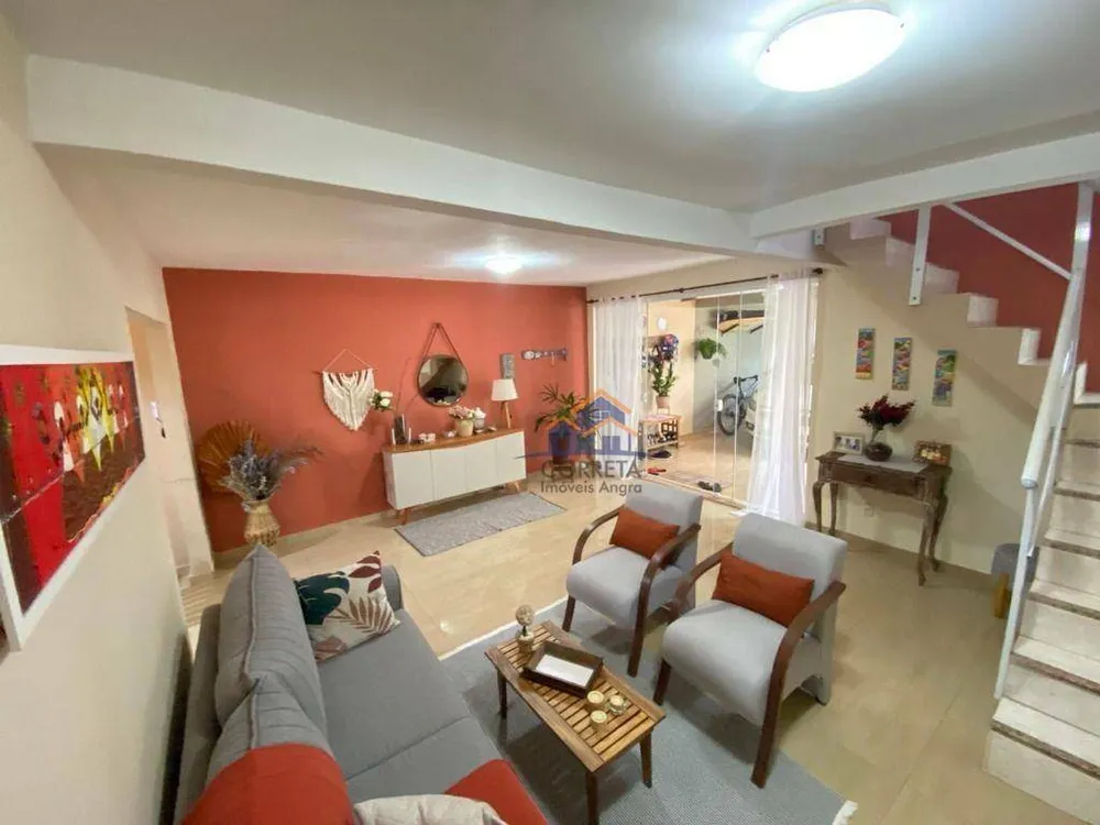 Casa, 3 quartos, 219 m² - Foto 1