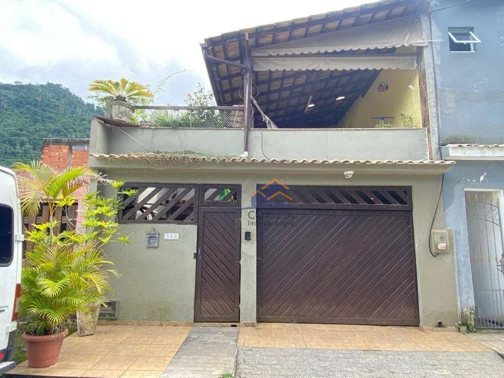 Casa, 3 quartos, 219 m² - Foto 2