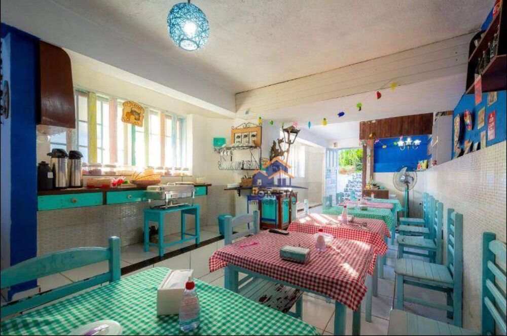 Casa à venda com 8 quartos, 221m² - Foto 4