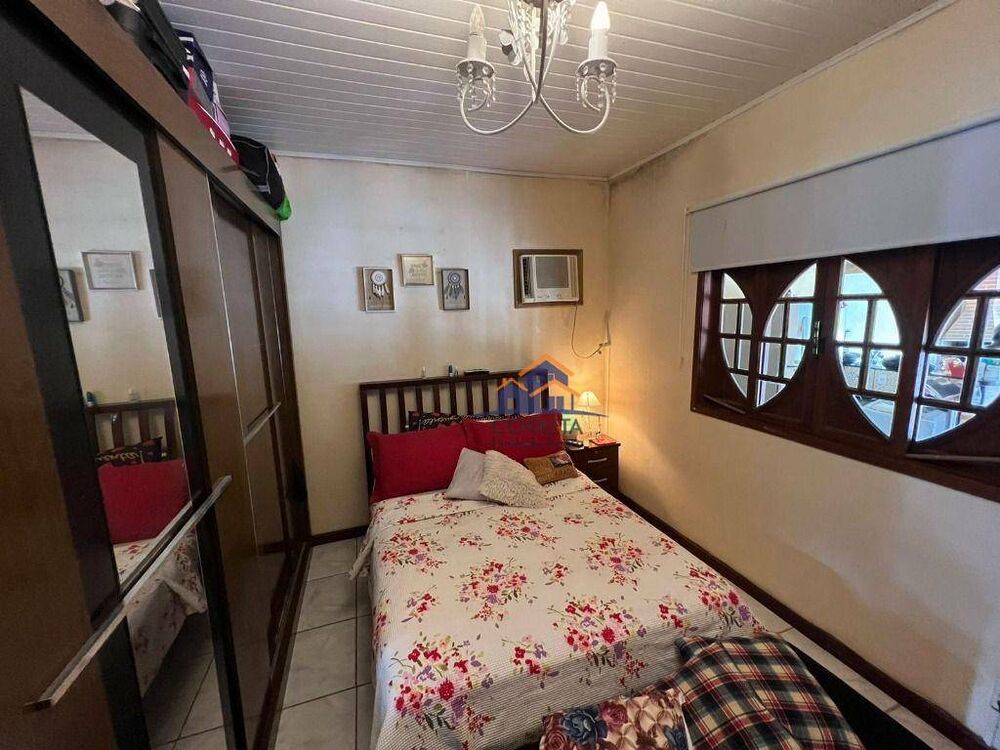 Casa à venda com 3 quartos, 222m² - Foto 3
