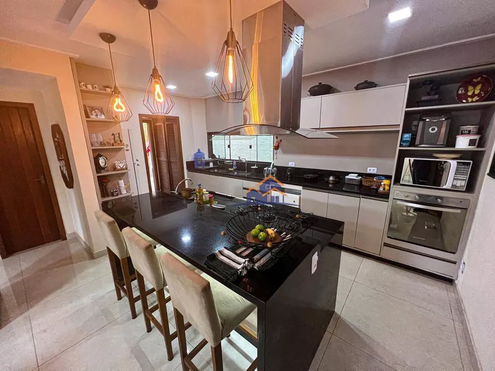 Casa, 4 quartos, 240 m² - Foto 6