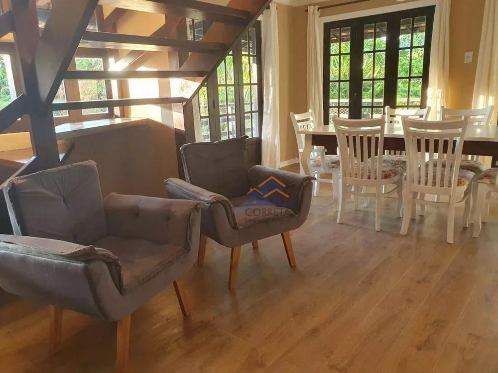 Casa, 5 quartos, 217 m² - Foto 1