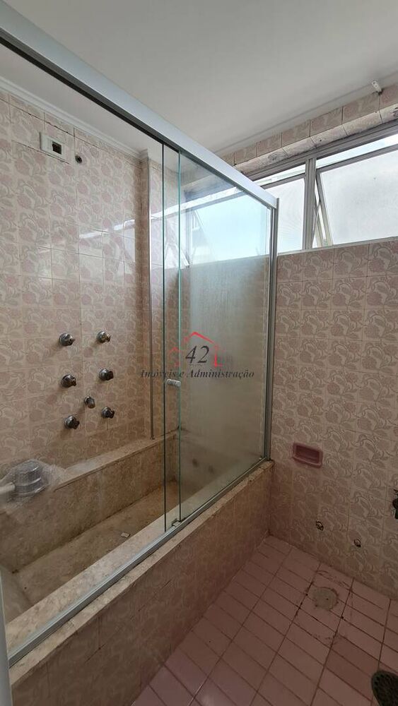 Apartamento para alugar com 3 quartos, 144m² - Foto 2