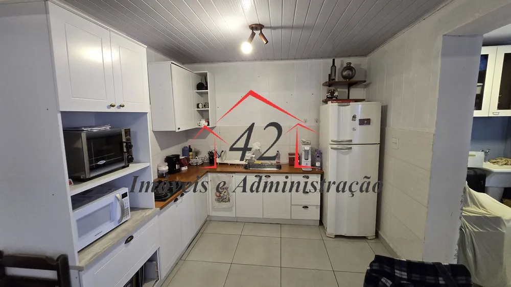 Casa, 2 quartos, 210 m² - Foto 1