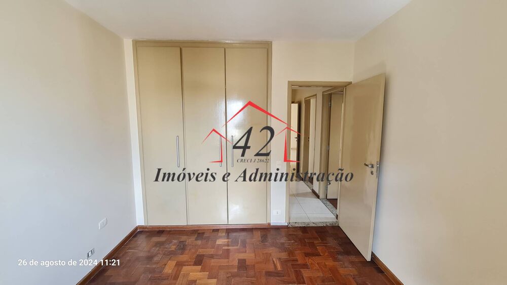 Apartamento para alugar com 3 quartos, 105m² - Foto 2