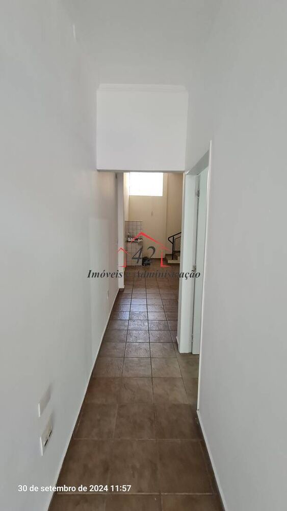 Casa para alugar com 2 quartos, 110m² - Foto 2
