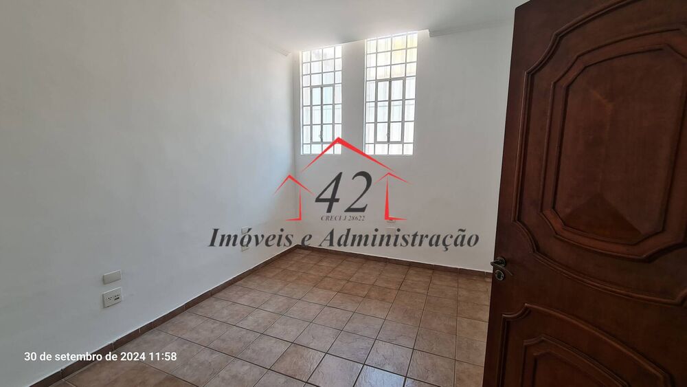 Casa para alugar com 2 quartos, 110m² - Foto 3