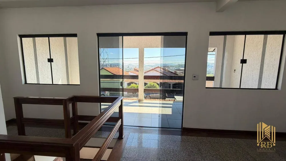 Casa, 4 quartos, 244 m² - Foto 1