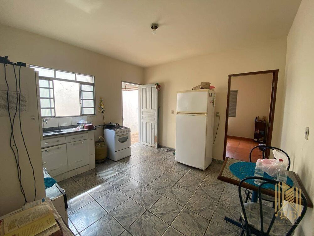 Casa à venda com 2 quartos, 60m² - Foto 8
