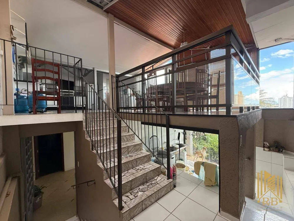 Sobrado, 5 quartos, 331 m² - Foto 1