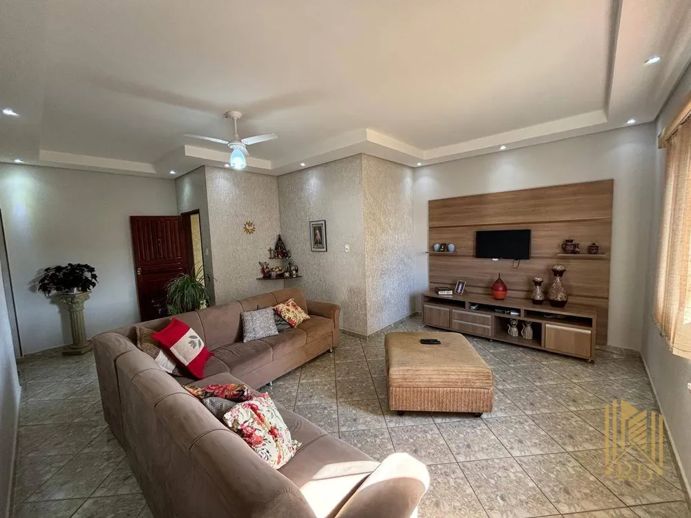 Casa, 3 quartos, 400 m² - Foto 1