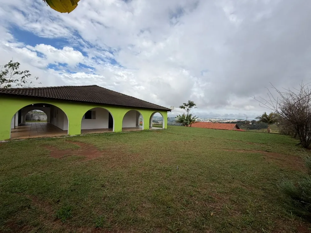 Chácara, 3 quartos, 1500 m² - Foto 1