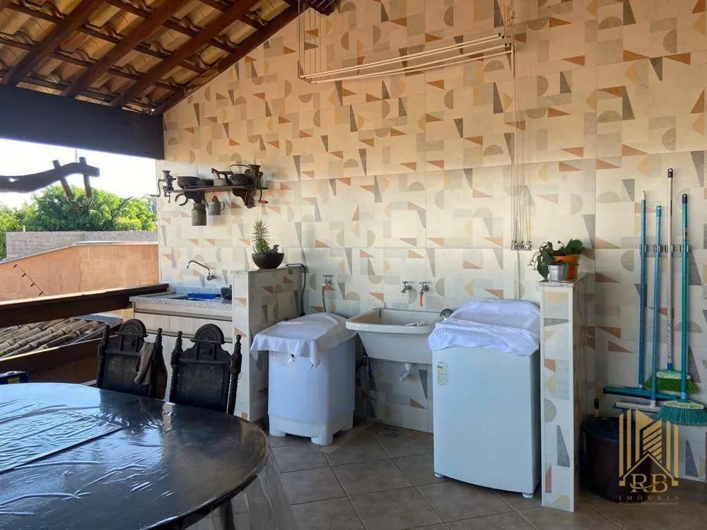 Casa, 3 quartos, 240 m² - Foto 3