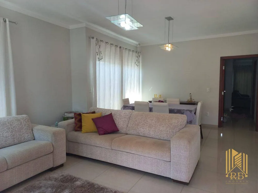 Casa, 5 quartos, 240 m² - Foto 3