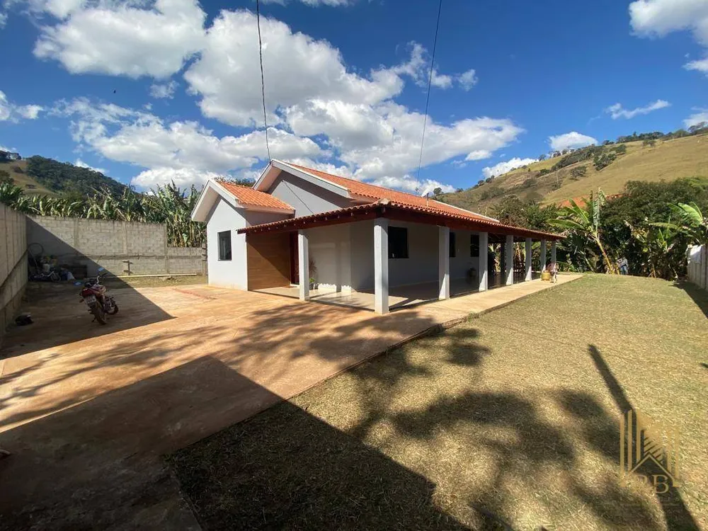 Chácara, 3 quartos, 1370 m² - Foto 1