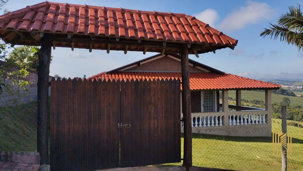 Chácara, 3 quartos, 1497 m² - Foto 1